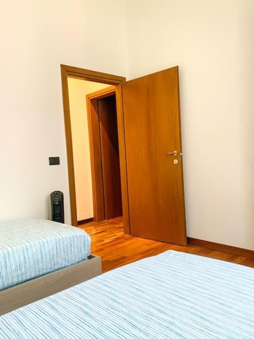 Tonyman Apartment 1 Болонья Экстерьер фото